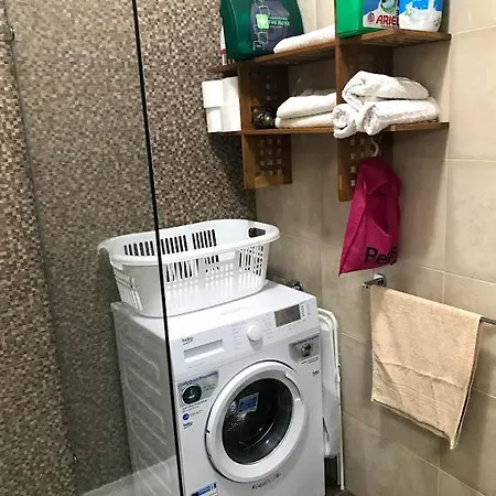 Apartment - 5 Mins From Airport *