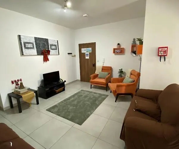 - 5 Mins From Airport Apartmán