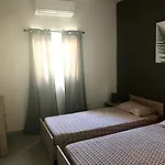 - 5 Mins From Airport Luqa