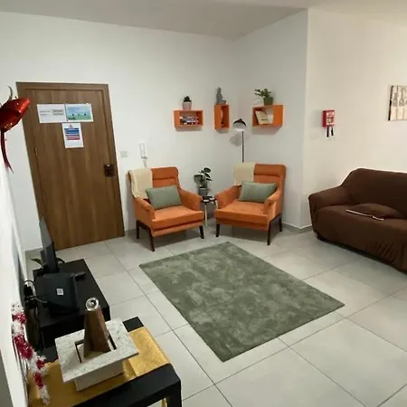 Apartmán - 5 Mins From Airport