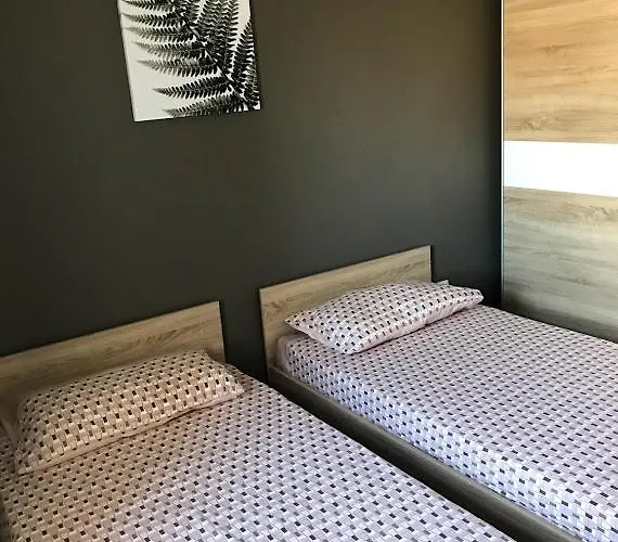 - 5 Mins From Airport Luqa