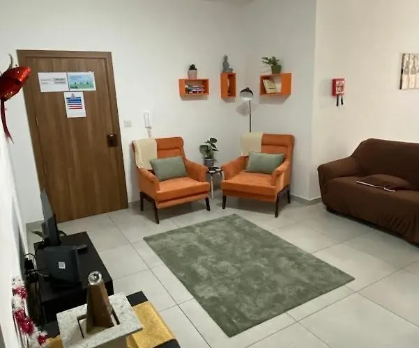 Apartment - 5 Mins From Airport